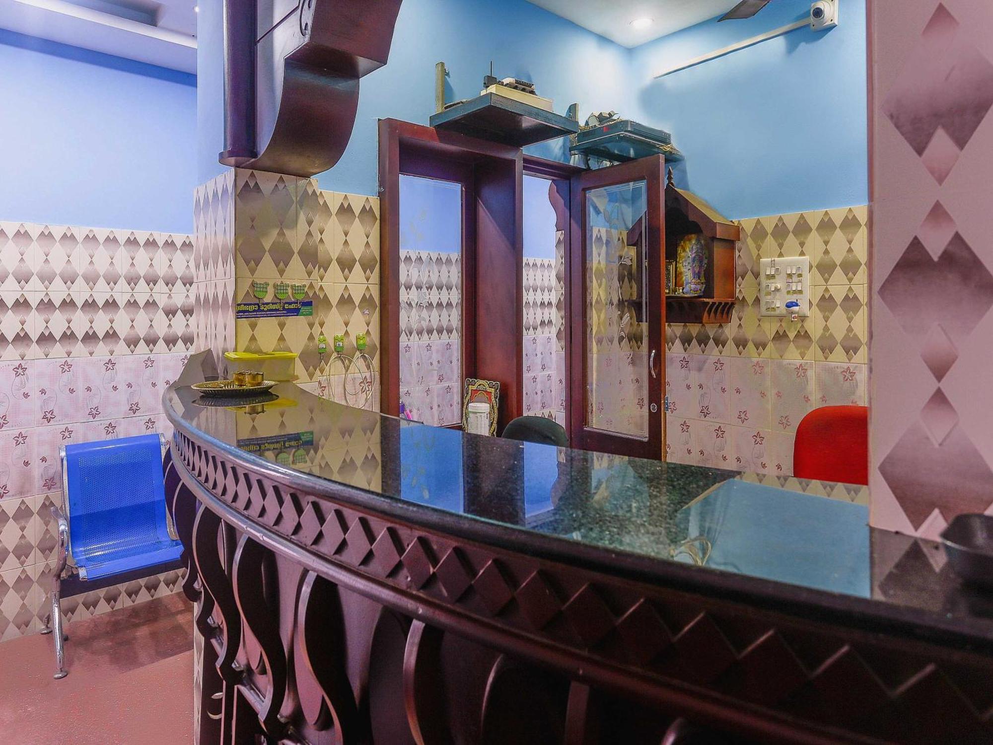 קולאם Hotel O Sree Bhadra Tourist Home מראה חיצוני תמונה