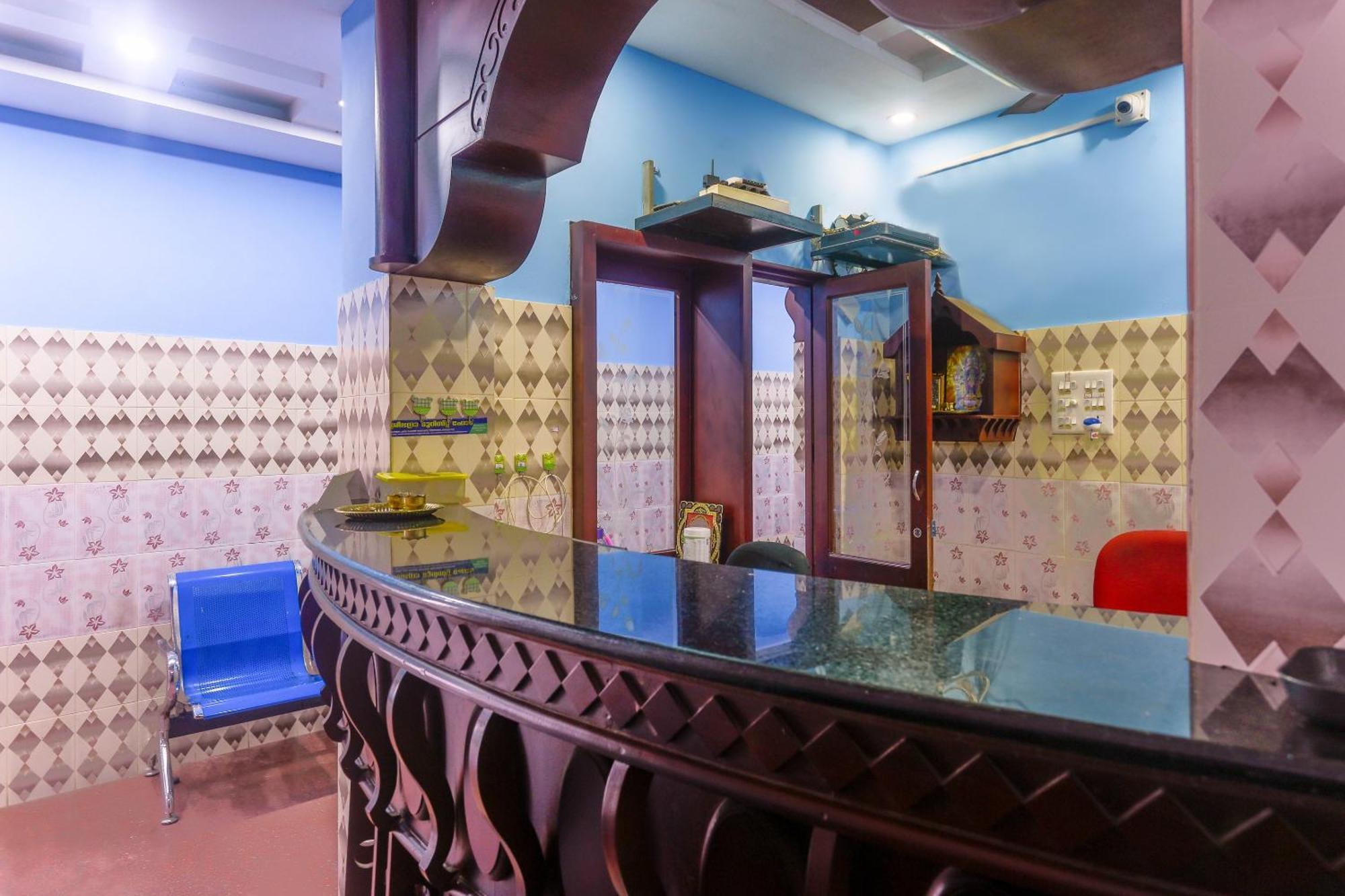 קולאם Hotel O Sree Bhadra Tourist Home מראה חיצוני תמונה