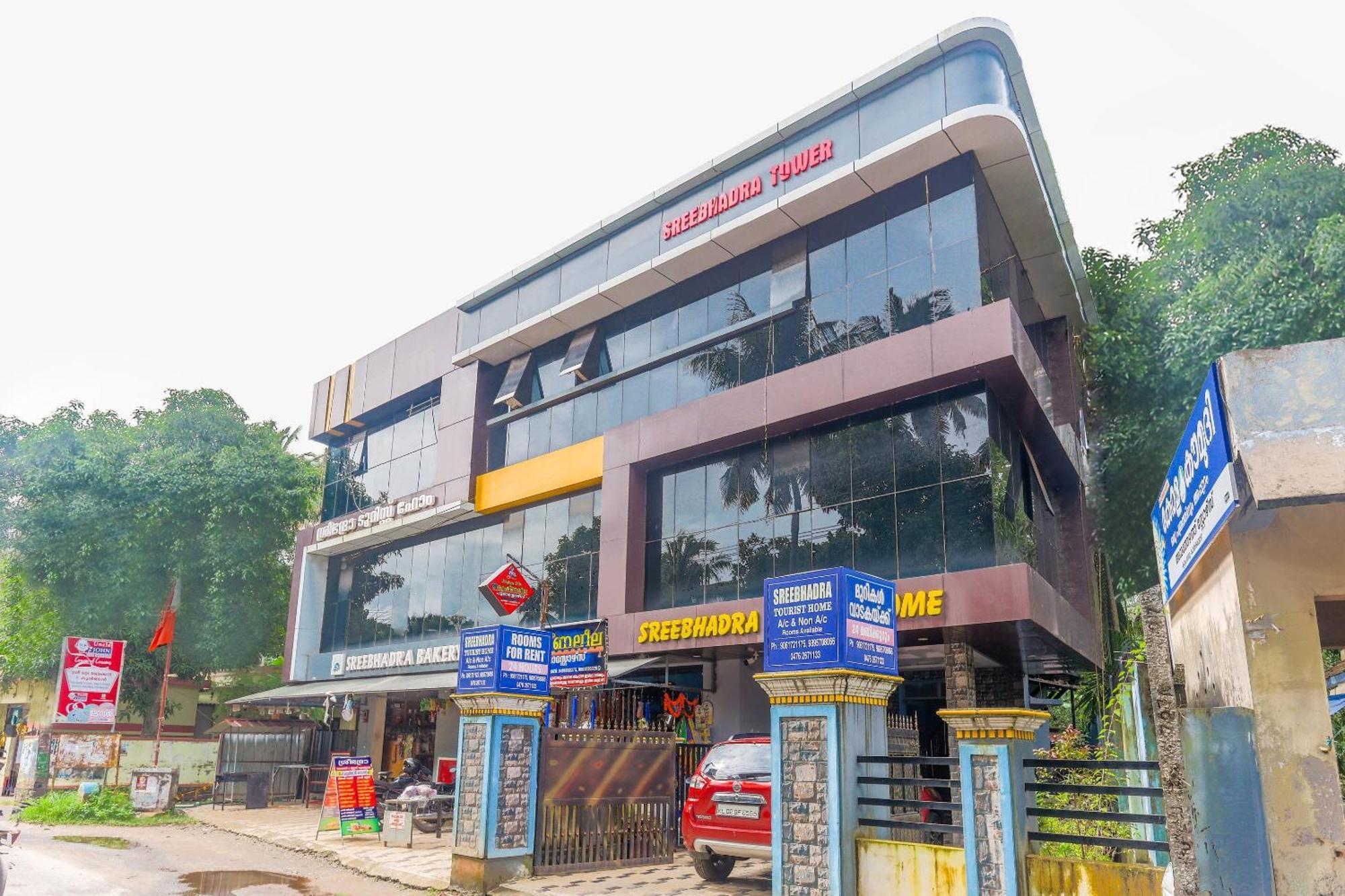 קולאם Hotel O Sree Bhadra Tourist Home מראה חיצוני תמונה